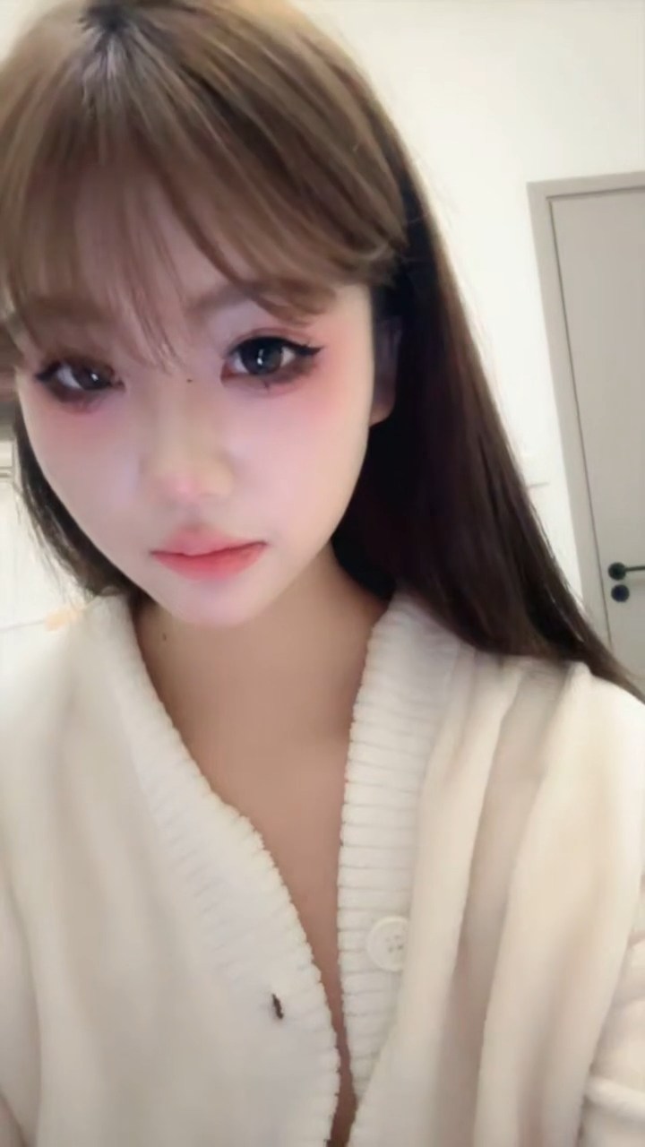 [Selfie] 1v1 Video Call Series: Xiaolinbao