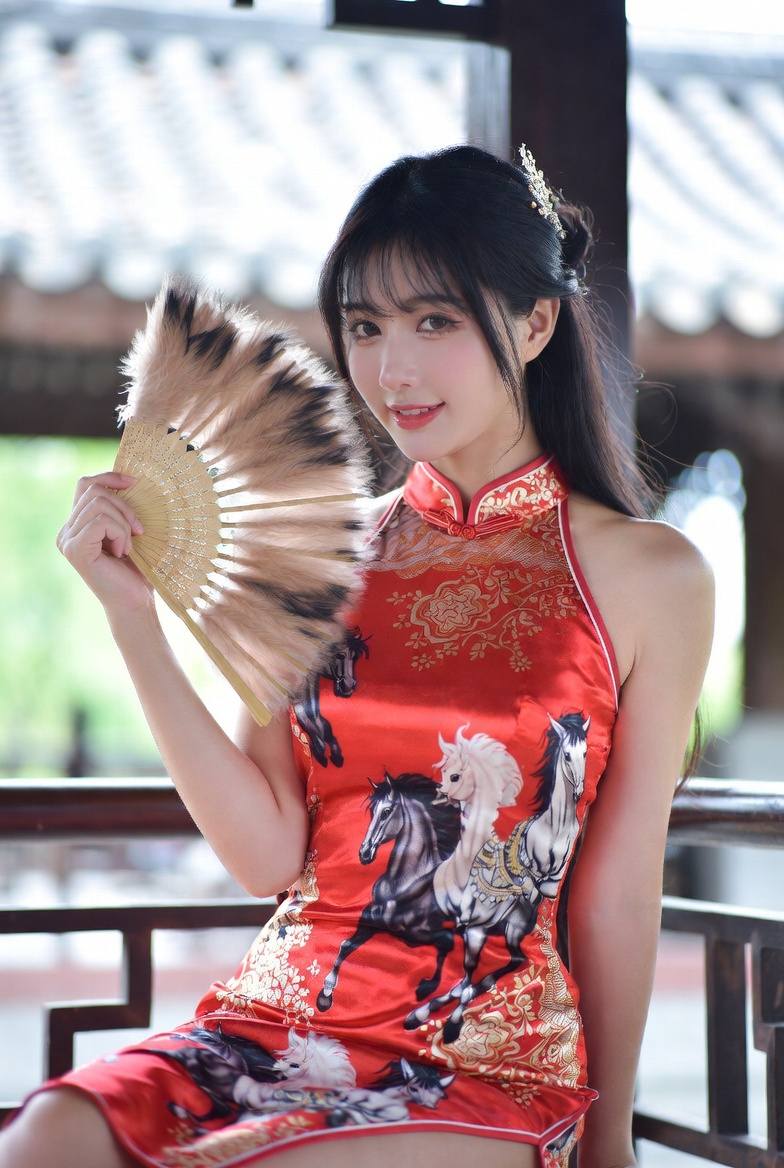 Sister Fire Red Cheongsam Celebrating the Year of the Horse
