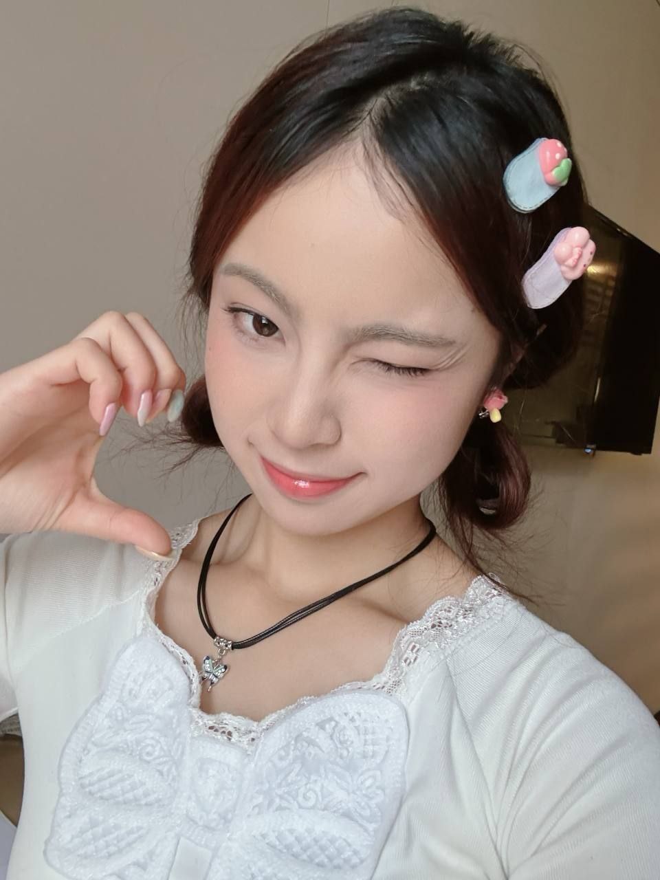 About the cannon series Luohu 19 years old 155 tender sister Liu Yingqiu Sweet