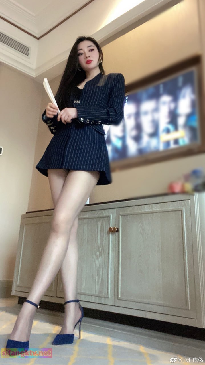 Weibo 176 Sister Royal Model Weibo Internet celebrity, perfect Sister Royal